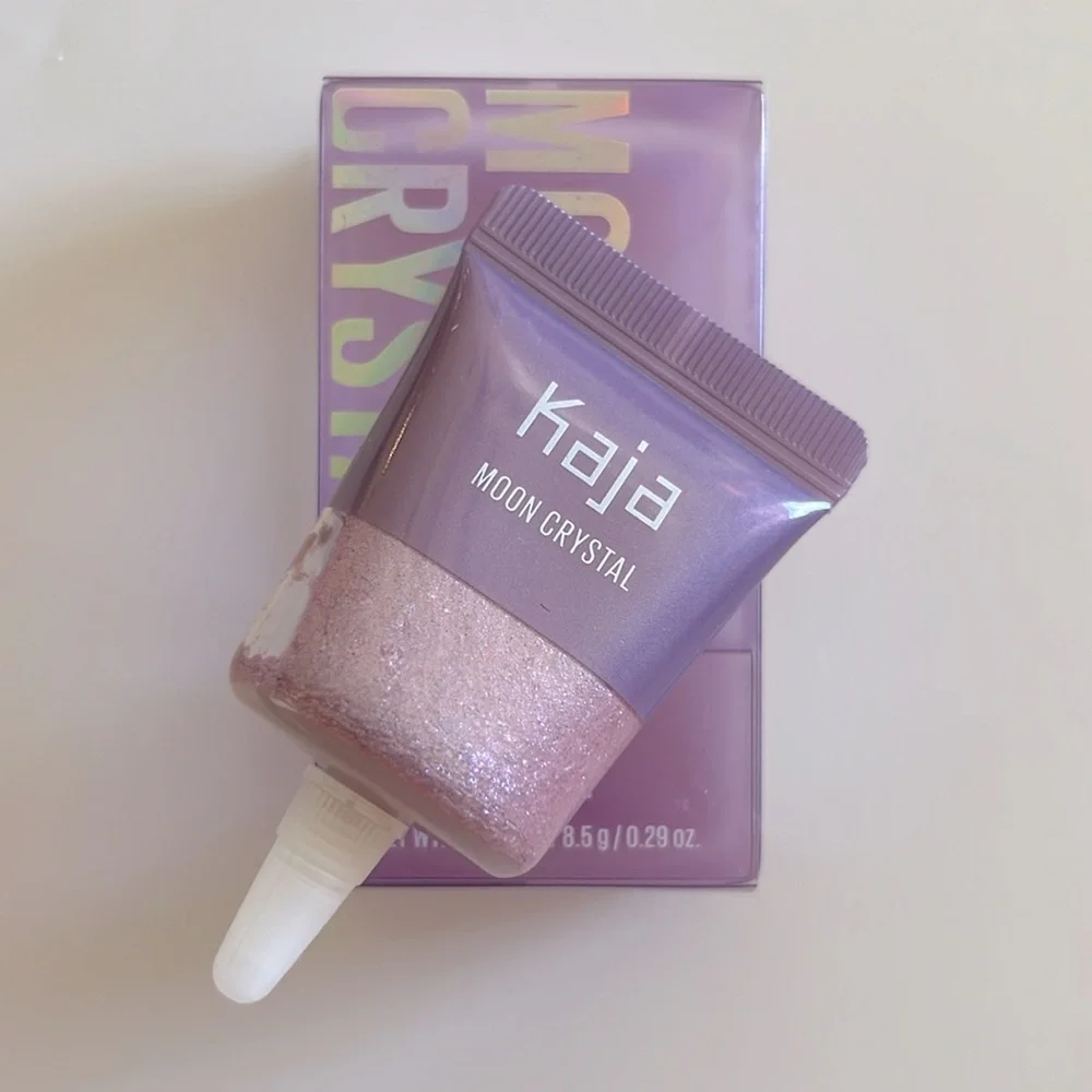 KAJA Moon Crystal Sparkling Eye Pigment | 05 Mystical - shimmering soft lavender